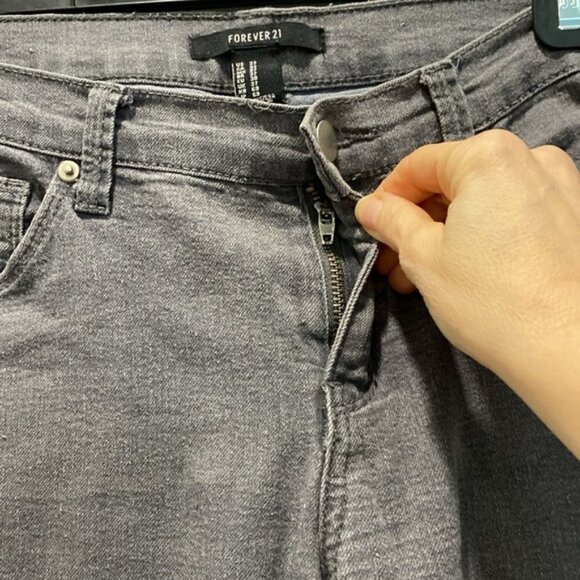 Forever 21 Grey Skinny Crop Jeans size 27 - Picture 4 of 12